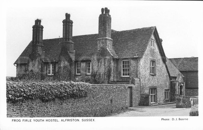 RPPC Postkarte um 1920 Froschtanne Jugend HOSTEL Sussex Bourne