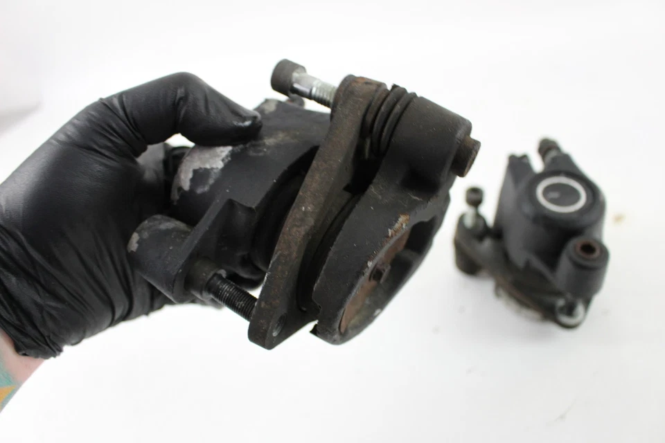 Juego de pinzas de freno delanteras deportivas Harley FXDX Dyna Super Glide 1999 99 Foto 4 de 4