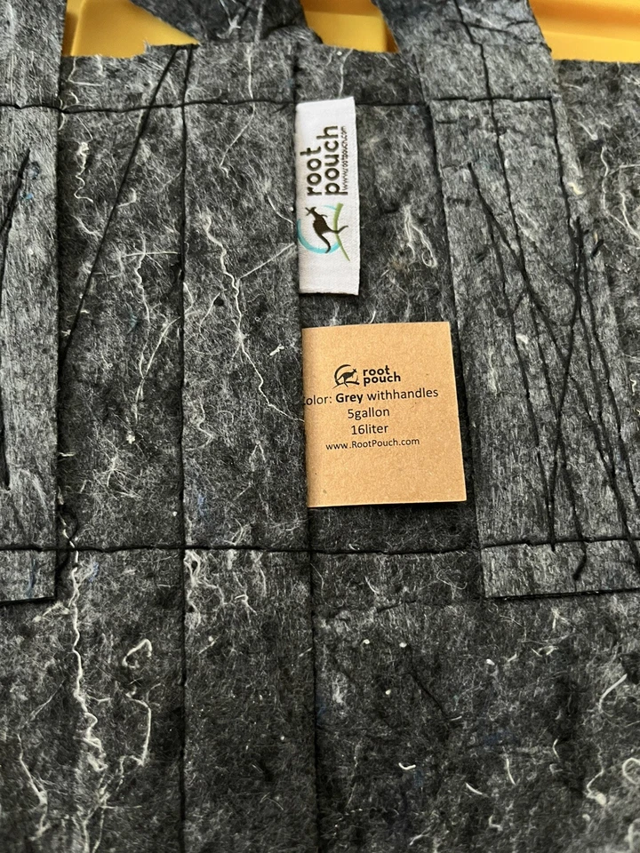 Bolsas de cultivo con bolsa de raíz de 3-5 galones Foto 2 de 2