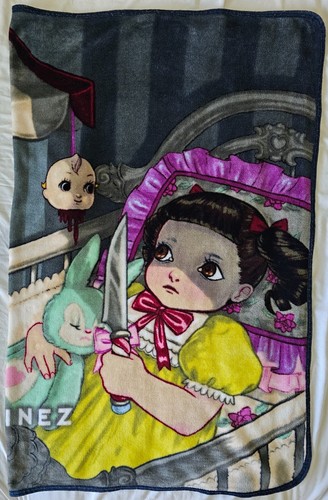 Melanie Martinez hängende Köpfe Überwurf Decke (Hot Topic) 48" x 60" - Bild 3 von 7