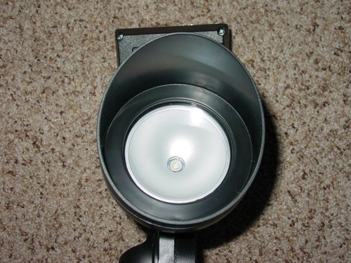 Hampton Bay 50 Lumens Solar Landscape Light! - 第 2/3 張圖片