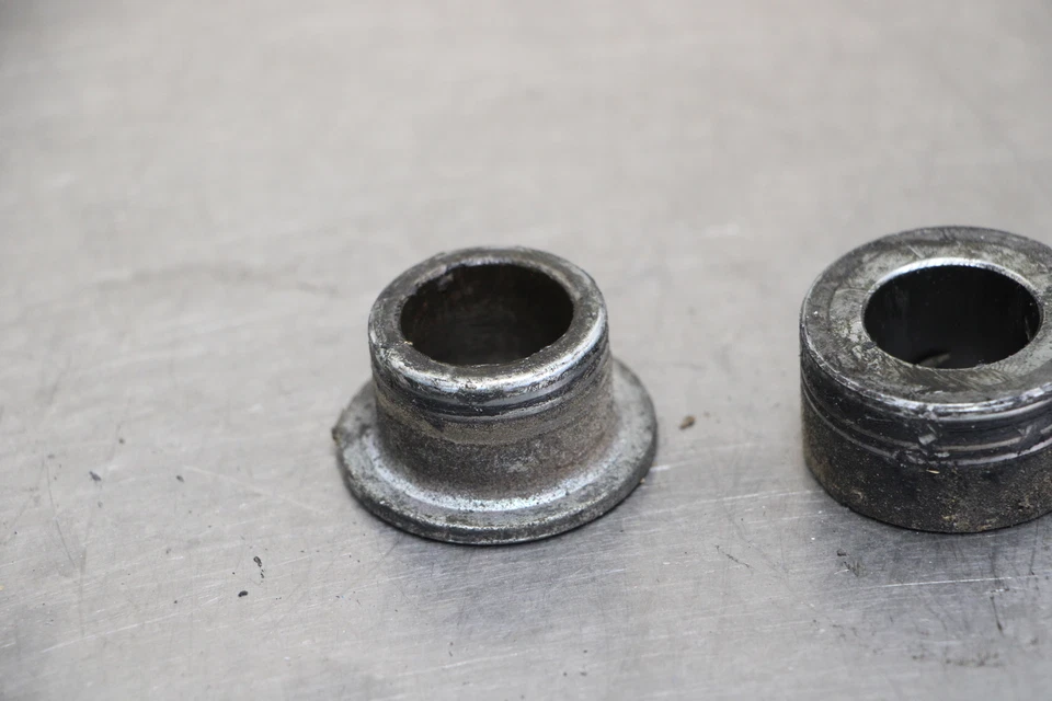 08-12 SUZUKI KATANA 650 espaciadores de eje de rueda trasera Foto 3 de 4