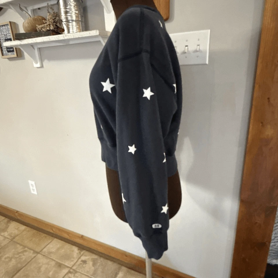 Abercrombie and Fitch Sudadera Recortada Cuello Redondo Mujer’s Talla Mediana Estrellas Azul Foto 3 de 4