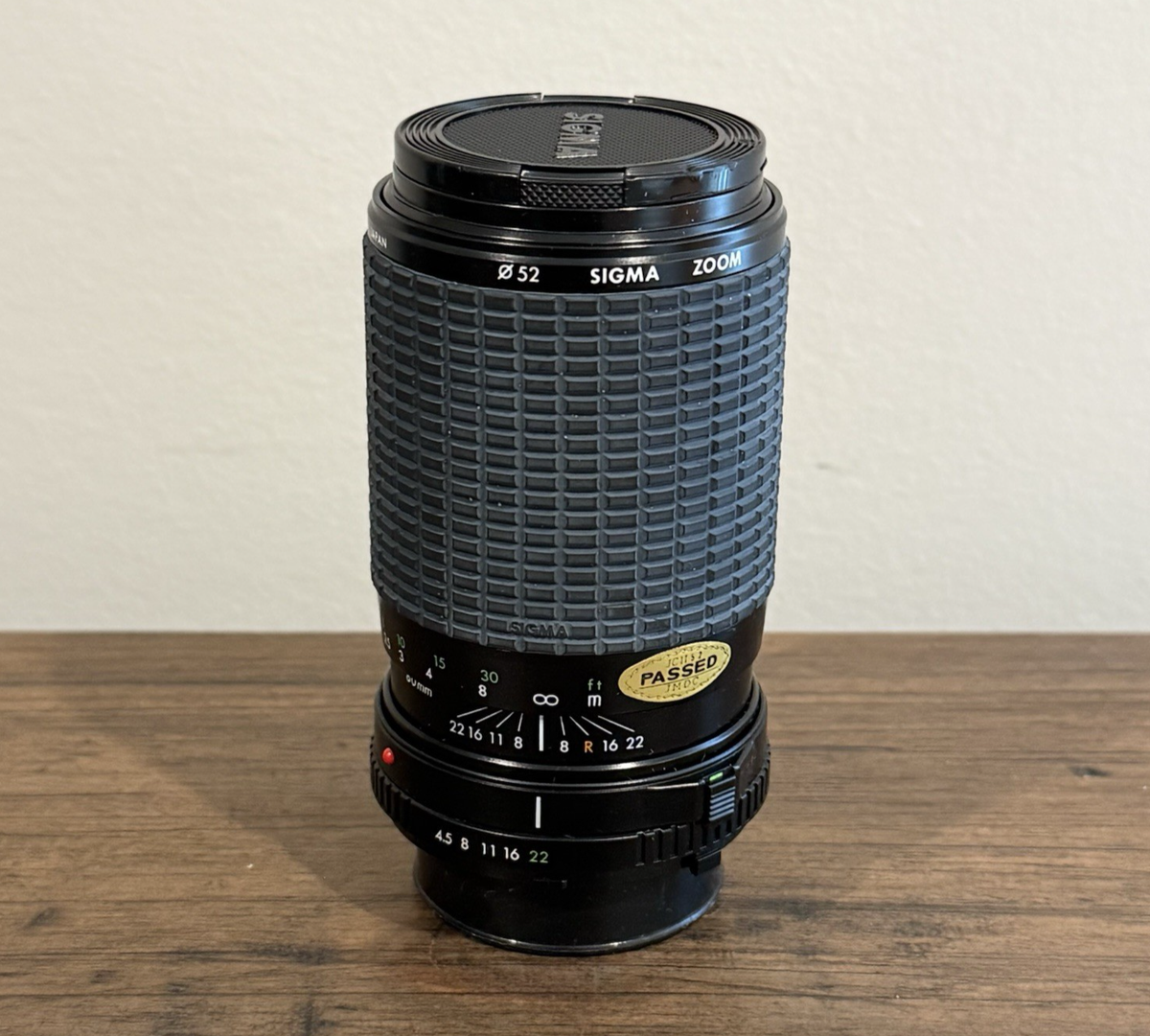 Sigma 80-200mm f/4.5-5.6 Macro Zoom Lens w/ Case Vintage Camera