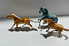 Lot of 2 1999 Breyer Reeves Horses 1 Has A Broken Foot and 1 Breyer Unicorn