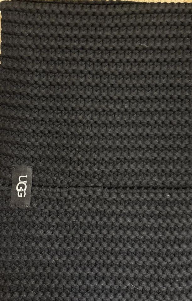 UGG针织围巾 由聚酯纤维、尼龙和羊毛制成。 可手洗。 — 第 2/4 张图片