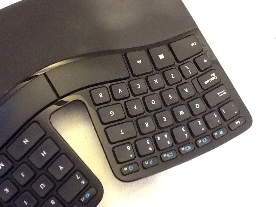 Microsoft Model 1559 Sculpt Ergonomic Wireless Desktop Keyboard-Keyboard Only - Image 4 of 4