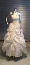 New Wedding Ball Gown Dress Ivory Size 4 36/28 Easy Carry .Outdoor Photo Perfect