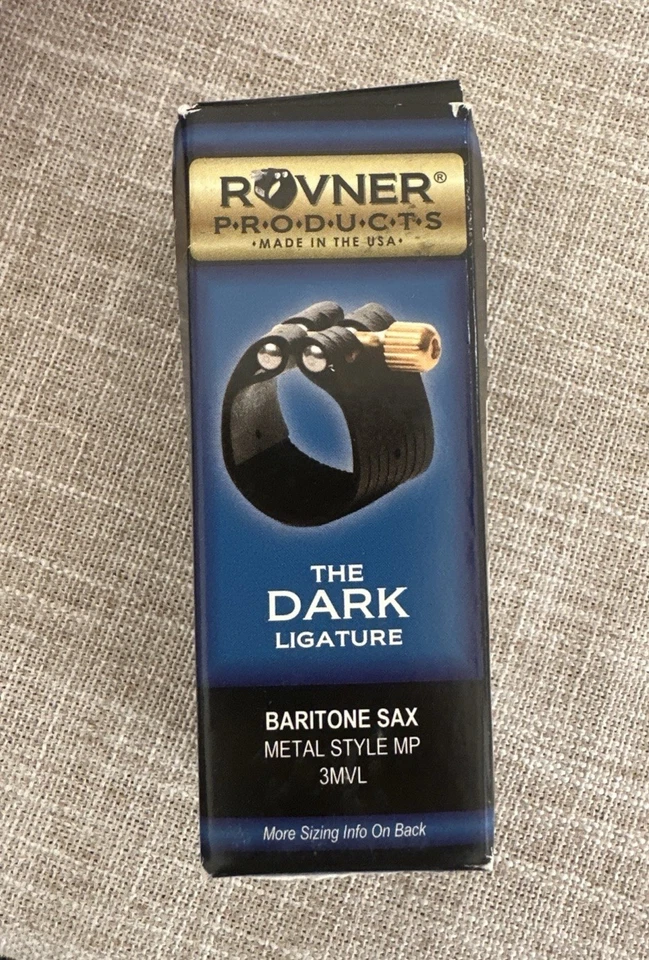 Ligadura y tapa de saxo barítono oscuro Rovner para boquillas de metal Foto 2 de 3