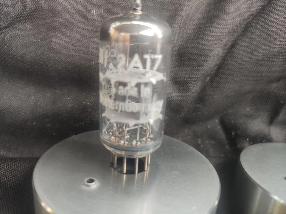 TELEFUNKEN ECC81  12AT made in west germany  - Imagem 4 de 4