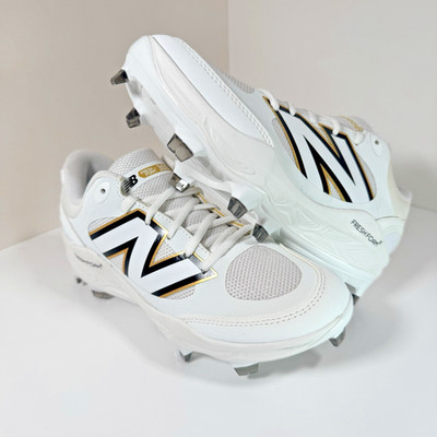 New Balance Fresh Foam 3000v7 Molded Baseball Cleats