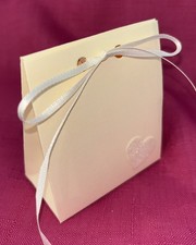 25 X Pretty Cream Heart Embellished Favour Boxes With Satin Ribbon Tie. New.