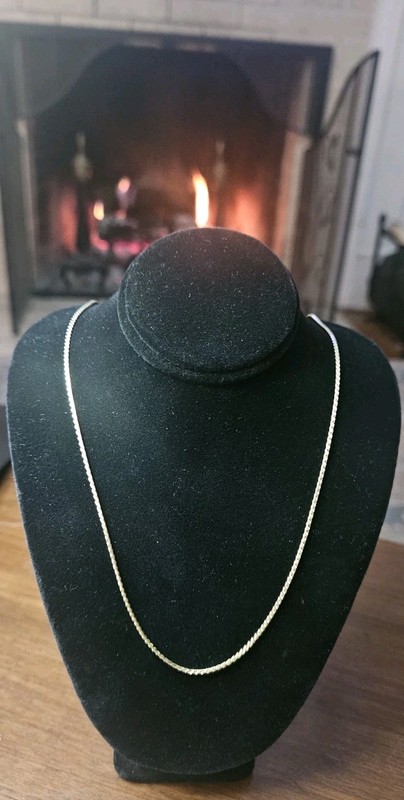 585 FBM Stamped: 20" 14k Wheat  Chain-Necklace; look like it has been repaired