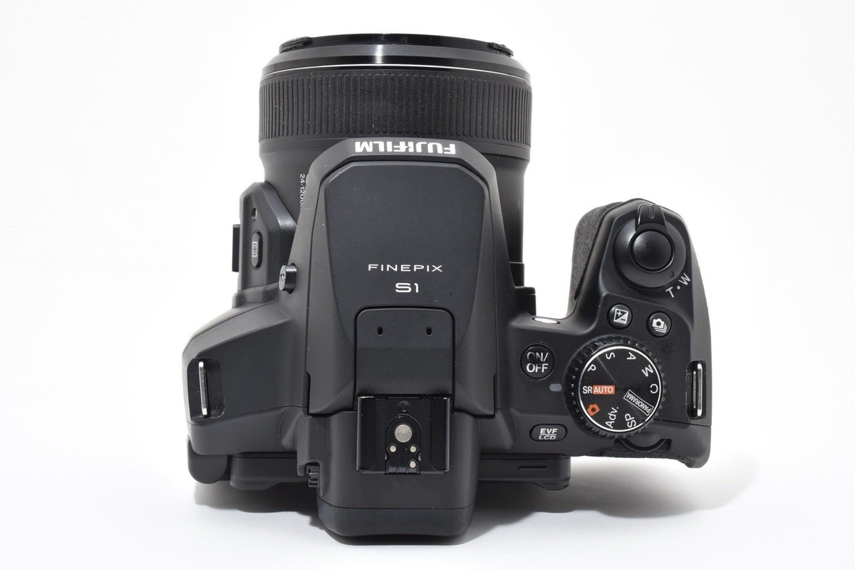 Fujifilm Fuji Fine pix finepix S1 digital camera w. 50x zoom lens