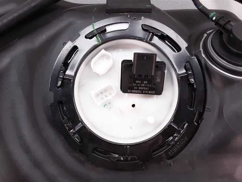 11-17 BMW X3 X4 Fuel Tank - Image 3 of 4