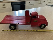 Vintage Original Red Tonka Farms Stake / Lumber Bed Truck Round Fender 1955
