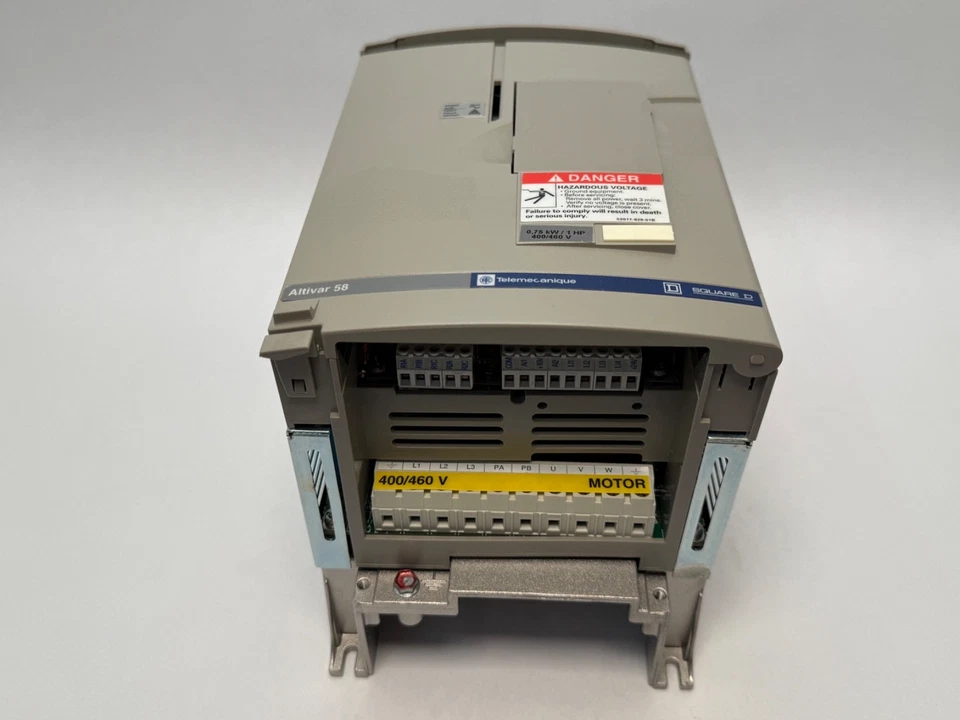 Controlador de unidade de velocidade Telemecanique ATV58HU72N4Z ATV58HU72N4ZU quadrado D - Imagem 3 de 4