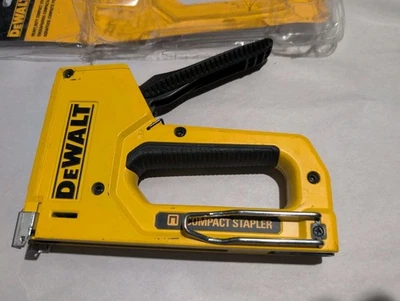 DEWALT DWHTTR130LH STRAPAZIERFÄHIGER KOMPAKTER TACKER TACKER - Bild 1 von 4