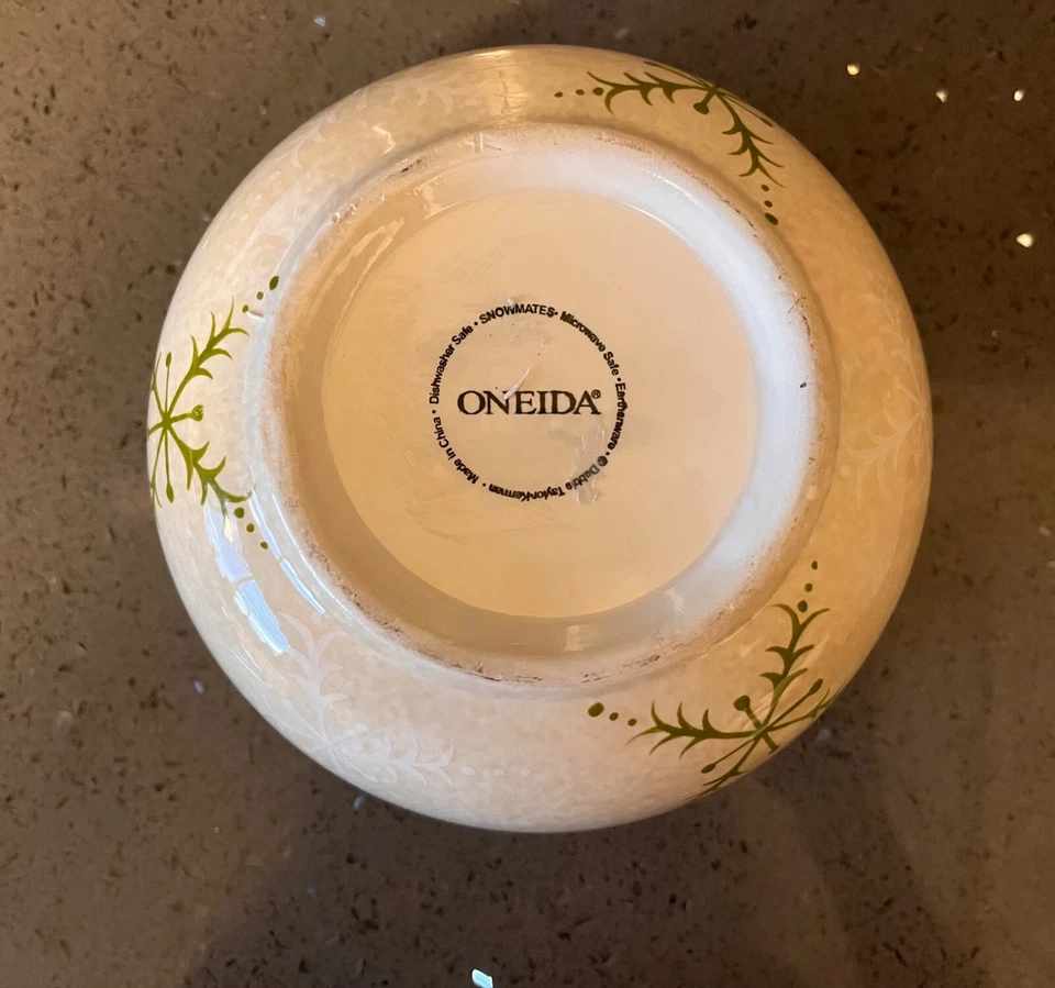 Oneida Ceramic Snowmates 6" Bowl Snowflakes - Image 4 of 4