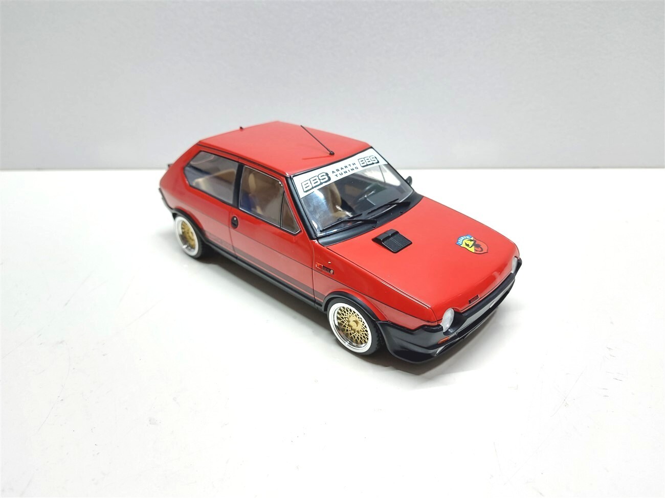 Foto 1 di 8