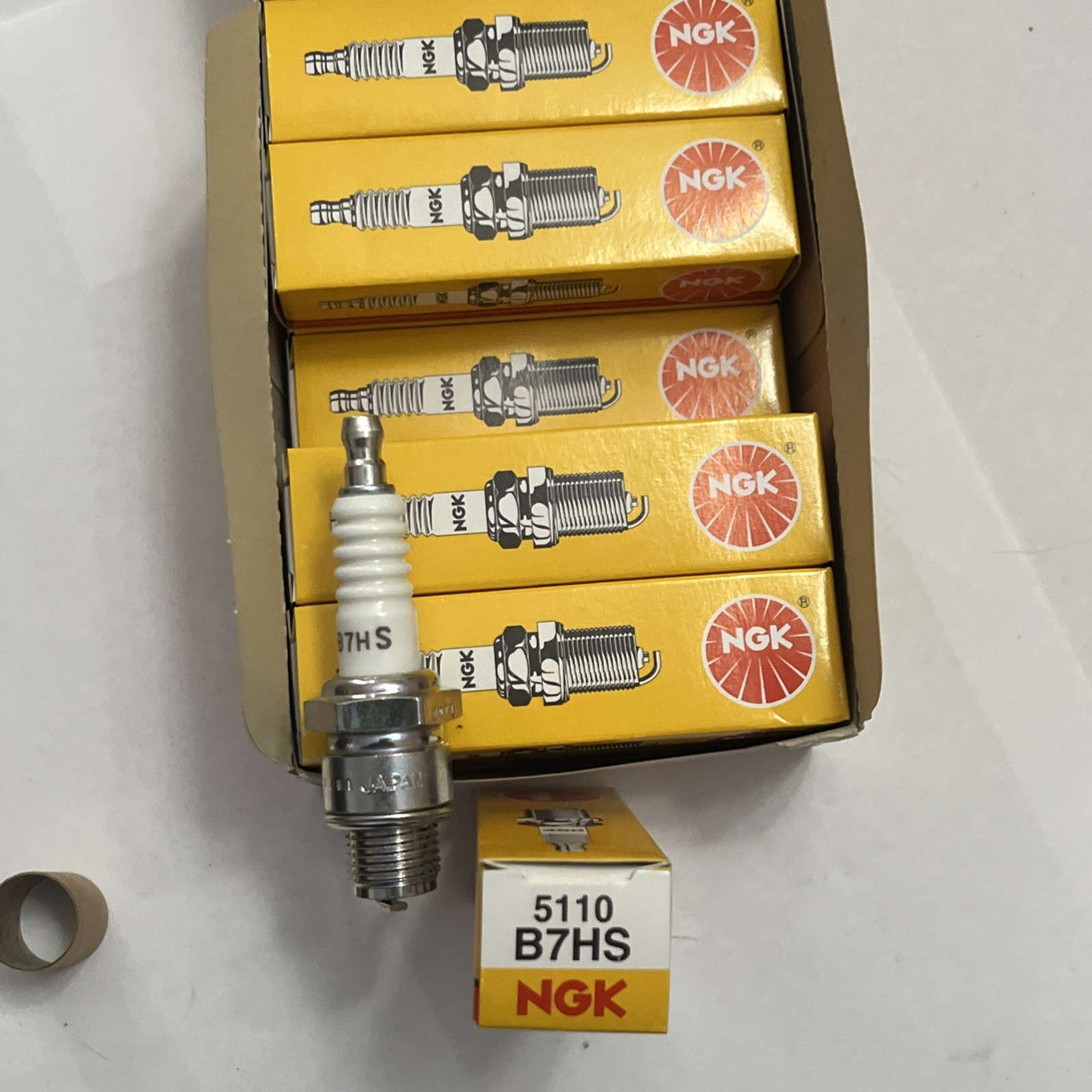 NEW Ngk Spark Plugs B7HS, Box Of 10. BUY IT NOW FREE SHIPPING