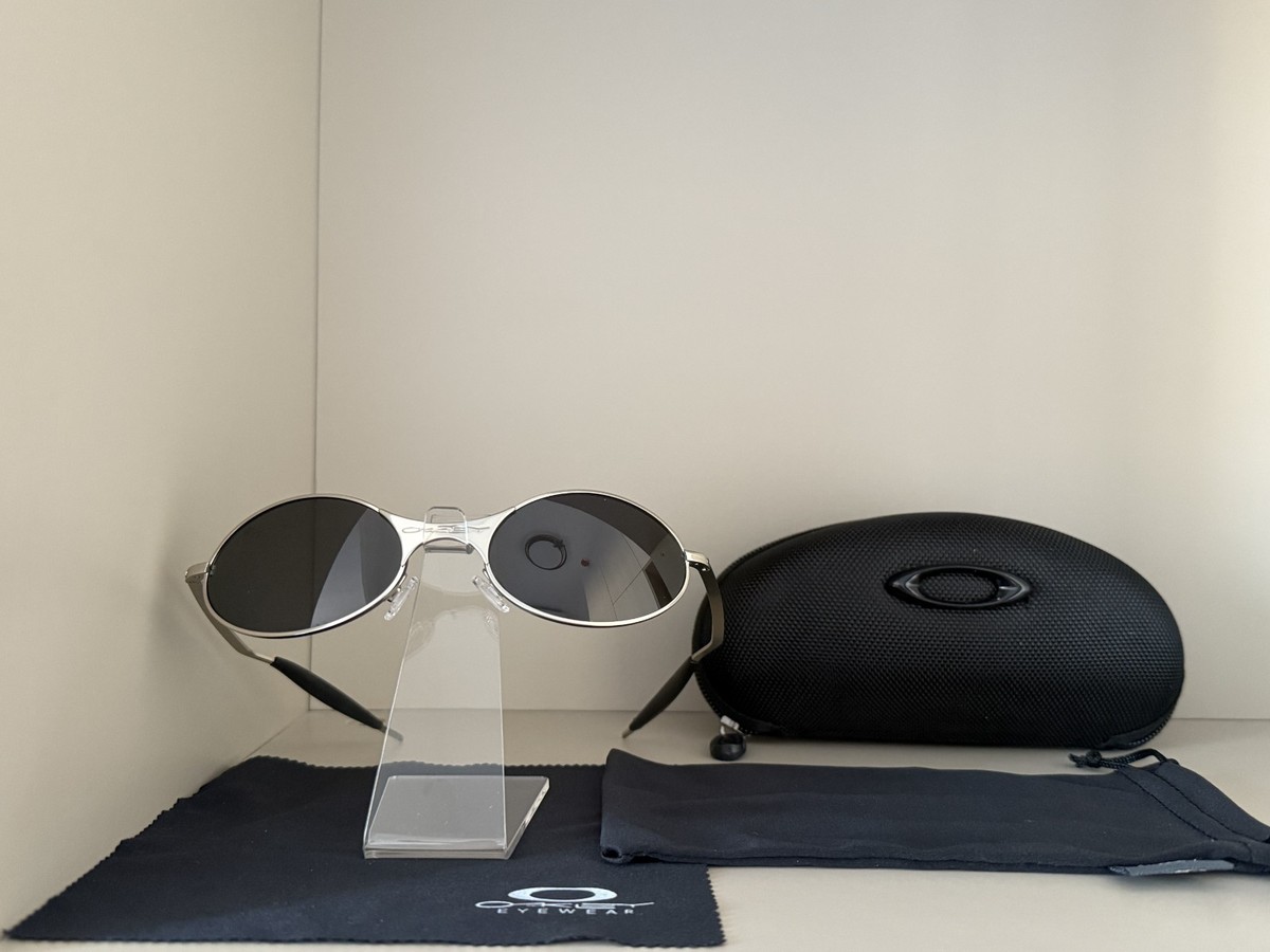 Oakley Vintage C Wire1.0 Sunglasses Sliver Frame Black Lenses | eBay