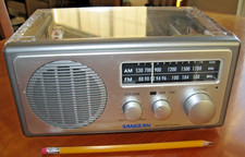 tested SANGEAN WR-1 HeavyClear Plexiglas Case Table Radio Receiver - Very Nice 