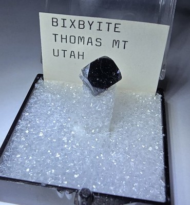 ***WOW-Mirror Like Sparkling Bixbyite crystal, TN mine Utah***
