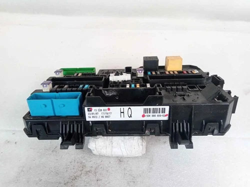 13220831 Porta Fusibili per OPEL ASTRA H TWIN TOP Cosmo 2006 521553 - Foto 4 di 8
