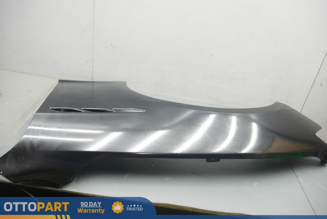 Maserati Ghibli 2014-2019 FRONT+LEFT Fender P/N 673002041