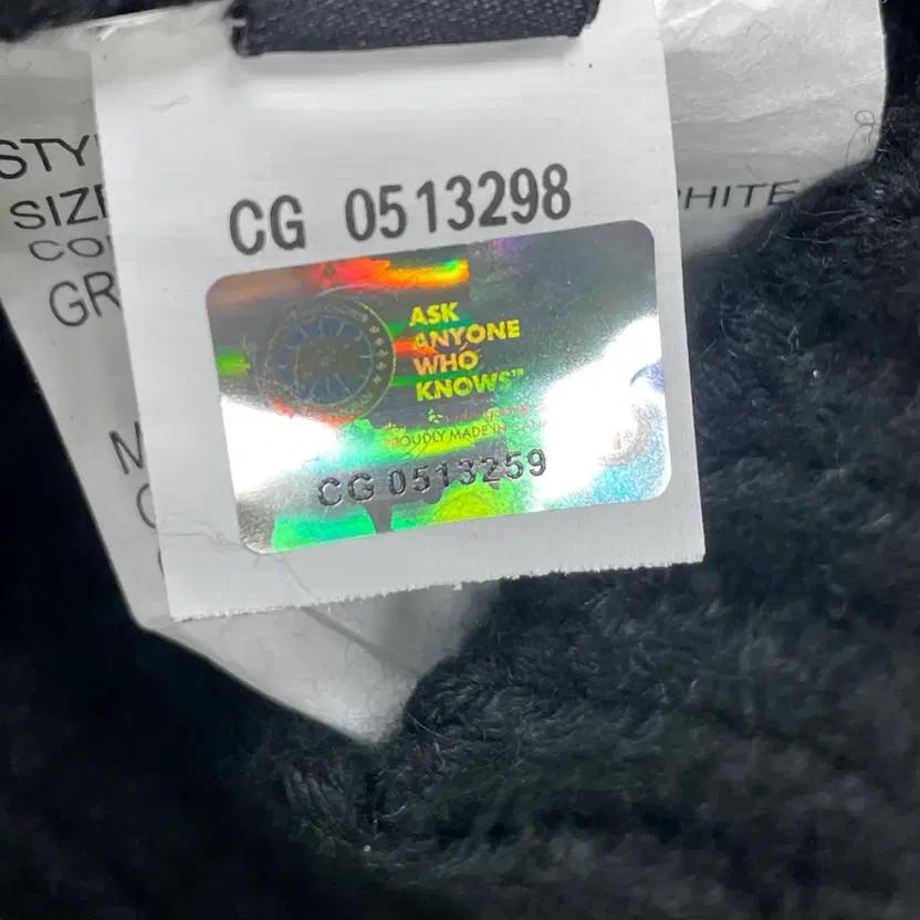 Canada Goose Beanie - One Size, Authentic, Lightly Used thumbnail 6