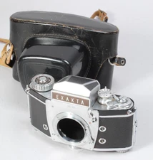 EXAKTA VXllb 35MM SLR BODY WITH CASE AND MANUAL