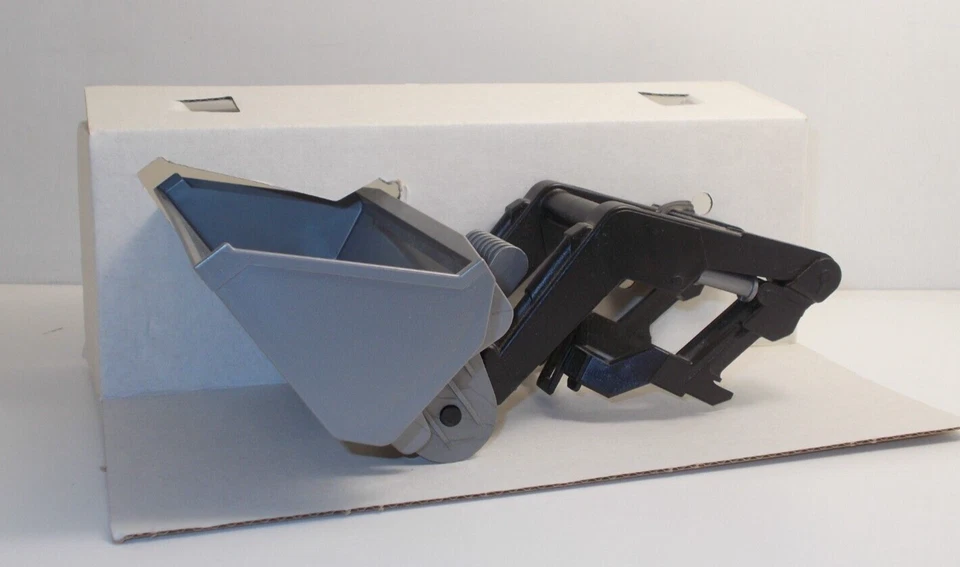 BRUDER 02110 Class Nectis 267F con Benna  -  Scala 1:16 - Immagine 2 di 3