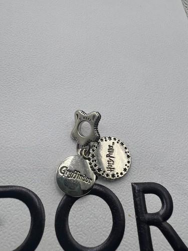 Genuine Pandora x Harry Potter Gryffindor Dangle Charm Silver Ale 925 - Picture 3 of 3