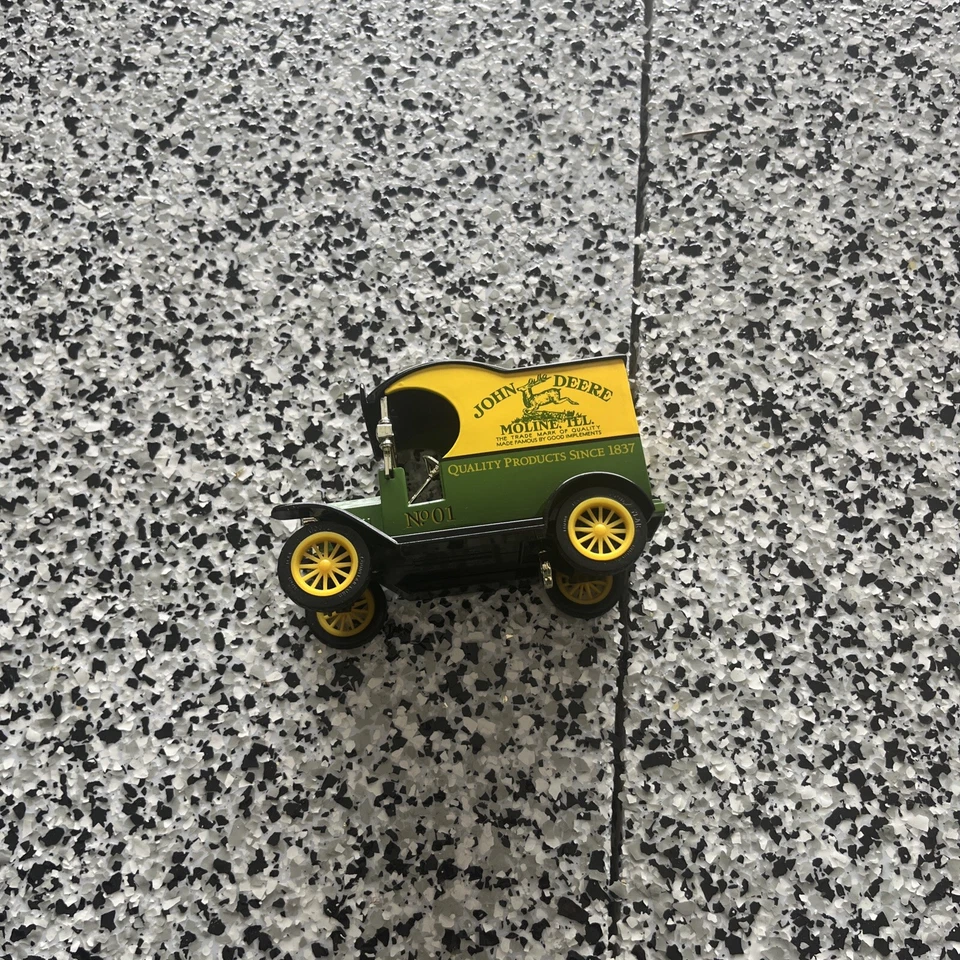 Camión de reparto Ford Modelo T 1912 John Deere diecast modelo 1:24 caja de cambios banco de monedas Foto 3 de 4