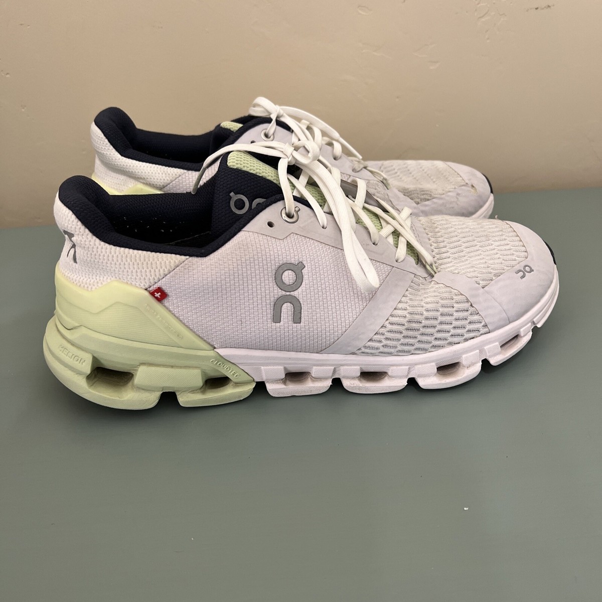 ON Women's Cloudflyer Running Shoes Sneakers Lavender/Meadow,