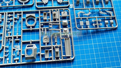 1/48 Soviet light tank T-80 (MikroMir 48-009) - Picture 6 of 9
