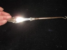 ANTIQUE BIRMINGHAM 1911 HEAVY SILVER HANDLE 6.75" BUTTON HOOK CRISFORD NORRIS