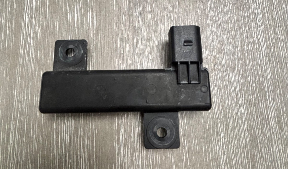  2015 BENTLEY CONTINENTAL GT Keyless Go Control Module Antenna SENSOR