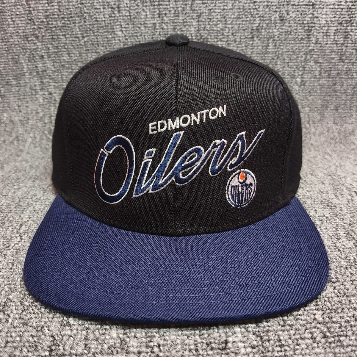 Mitchell & Ness Edmonton Oilers NHL Fitted Hat Black Blue Script Logo