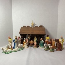 Presepe vintage in gesso/gesso con 24 statuine e presepe in legno
