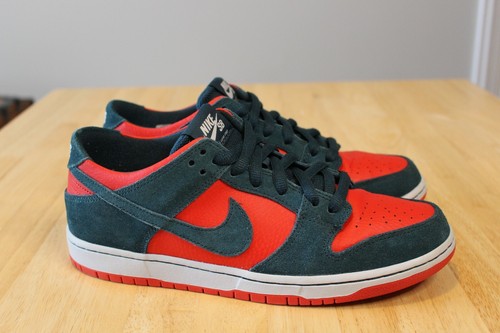 Nike SB Zoom Dunk Low Pro Reverse Shark 