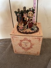 boyd's yesterdays' child dollstone figurine - sandra claus at fireplace NIB