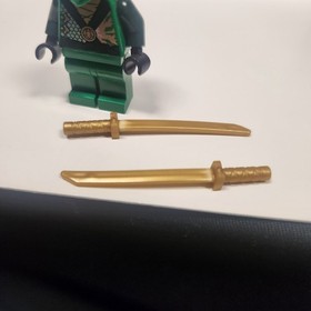Lego New Ninjago Lloyd Rebooted green ninja Minifigure w/Blade sword 70722 70725