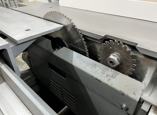 Preowned Rockwell 5’.5” Sliding Table Saw Model # RE-35 - Picture 9 of 11