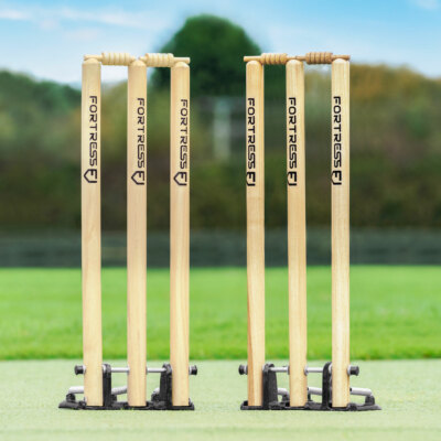 SNS Wooden Spring Return Cricket Stumps / Wickets: Base / Stumps / Bails [1x Set] - Sports Dynamix (RSA/ ZA