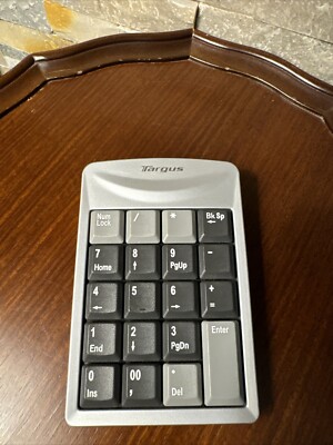 Targus Wireless Stow-n-Go USB Keypad Model AKP01US Computer Number Pad