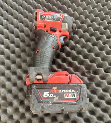 Milwaukee M18 FID3 18 V Akku-Schlagschrauber Rot/Schwarz inkl. 5,0Ah Akku