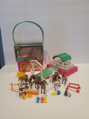 Moose Mountain Saddle Up Horse Stable Carry Case Playset Complete + Extras