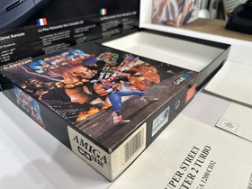COMMODORE AMIGA CD32 CONSOLE BIG BOXED SUPER STREET FIGHTER TURBO 2 UFO ELITE